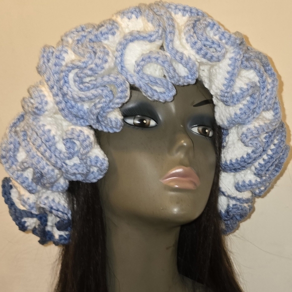 Crochet ruffle hat - Picture 1 of 5